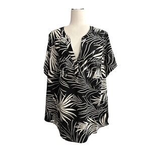 Torrid Harper Black White Tropical Leaf Challis Short Sleeve Blouse Size 3XL